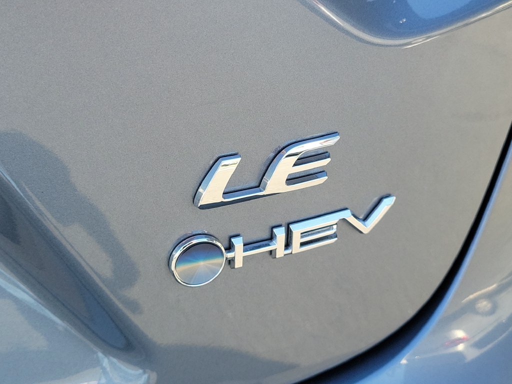 Used 2025 Toyota Corolla LE w/ LE Premium Package FWD image 9