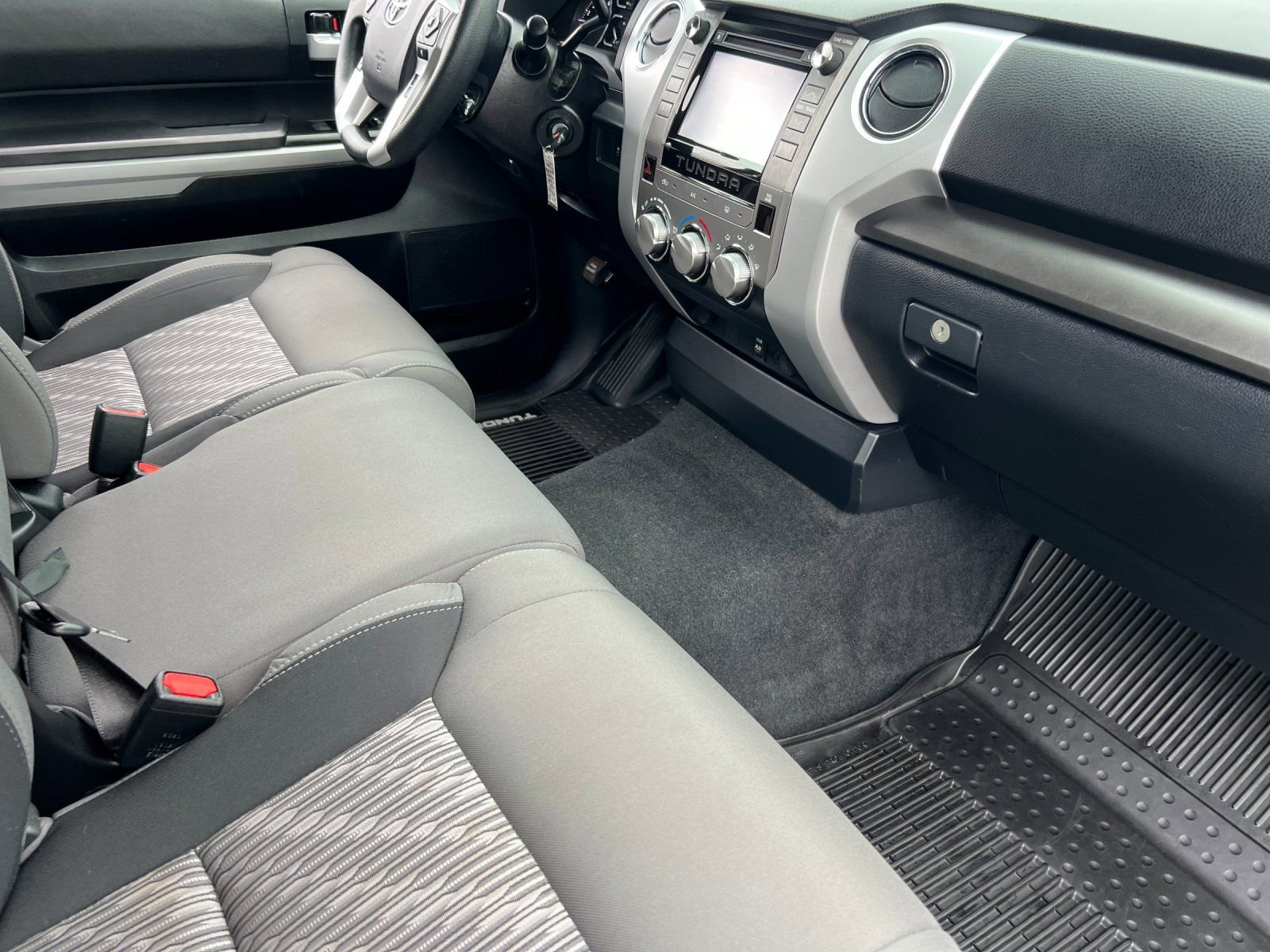 Used 2018 Toyota Tundra SR5 image 15