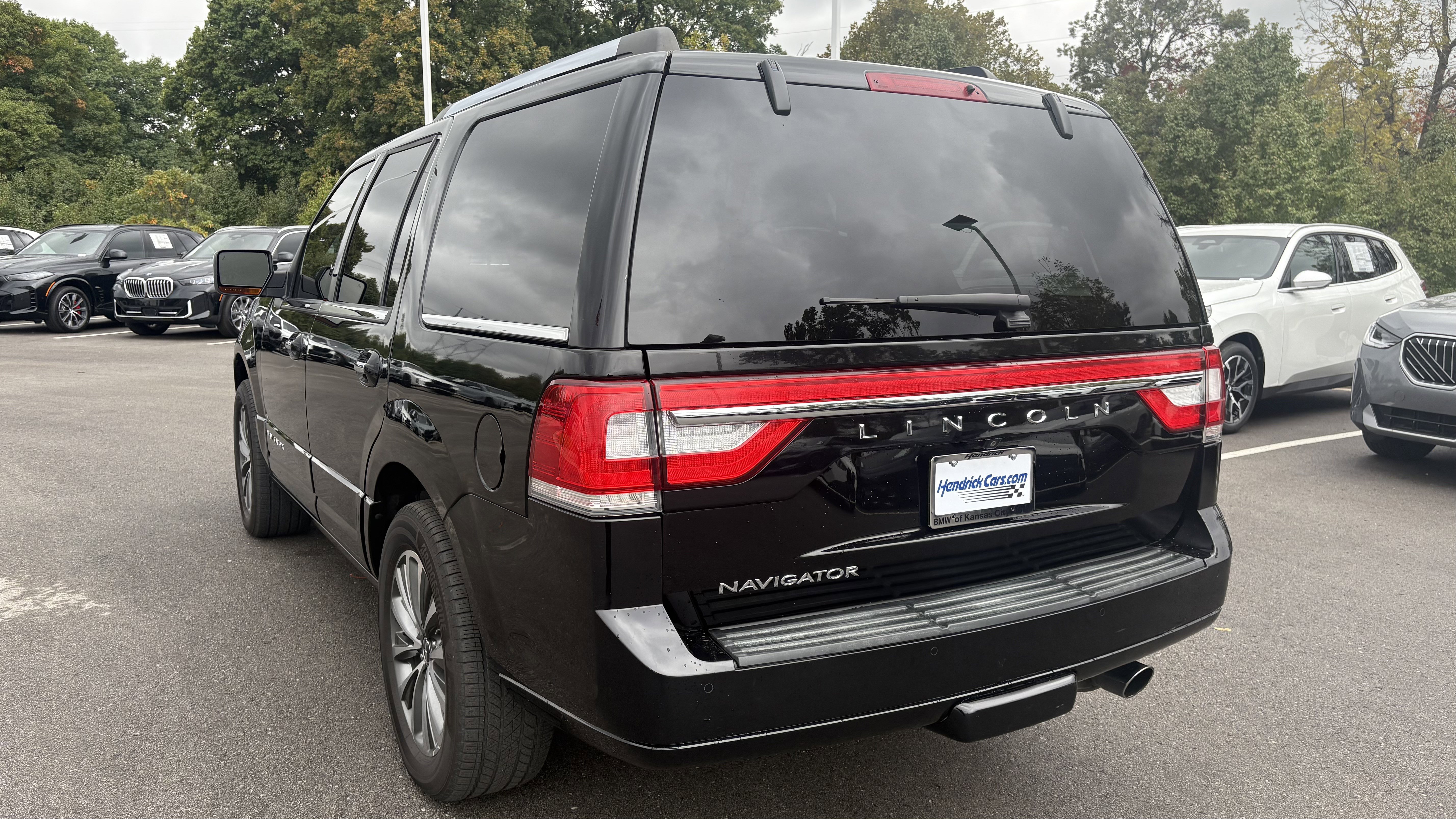 Used 2017 Lincoln Navigator Select image 8
