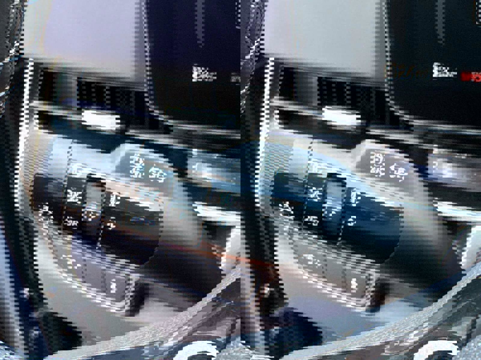 New 2026 Kia Carnival SX w/ SX Dark Edition Package image 34