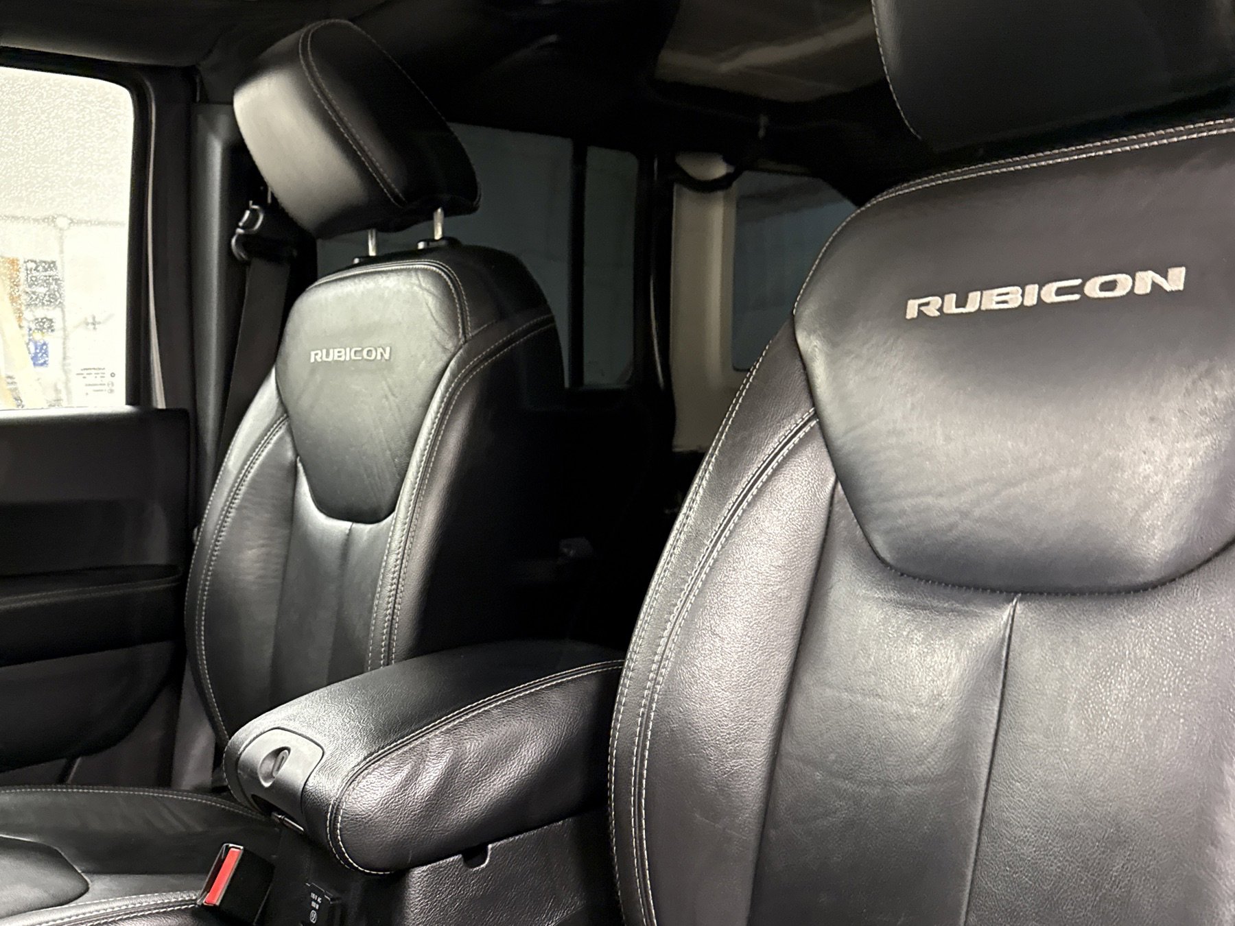 Used 2016 Jeep Wrangler Unlimited Rubicon image 5