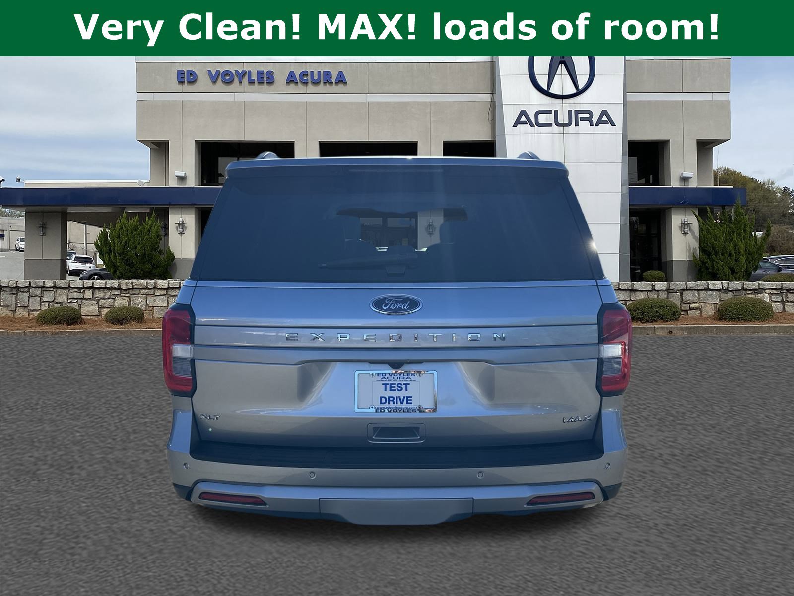 Used 2023 Ford Expedition Max XLT image 6