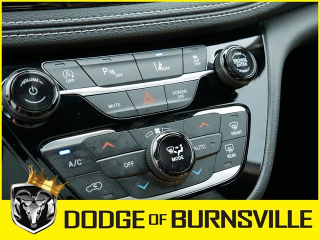 Used 2025 Chrysler Pacifica Limited FWD image 23