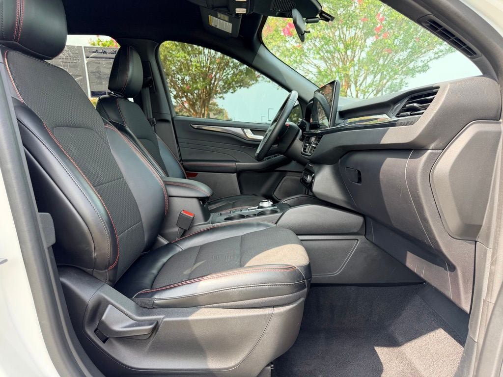 Certified 2023 Ford Escape ST-Line w/ Tech Pack #1 FWD image 11