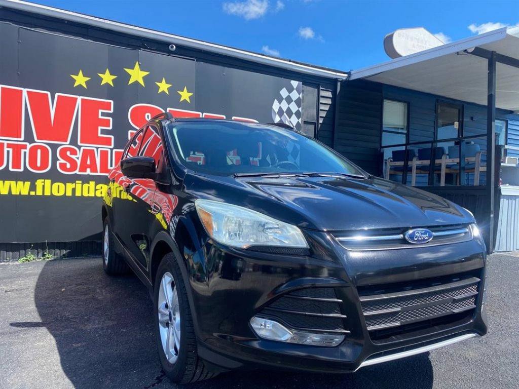 Used 2016 Ford Escape SE w/ Equipment Group 201A image 1