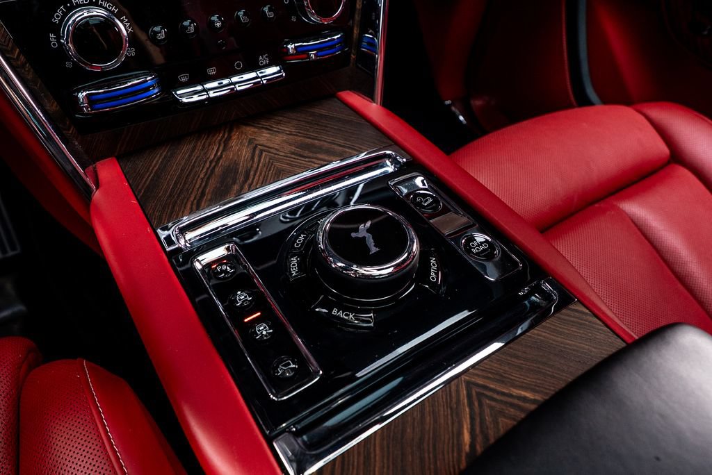 Used 2019 Rolls-Royce Cullinan AWD/4WD image 40