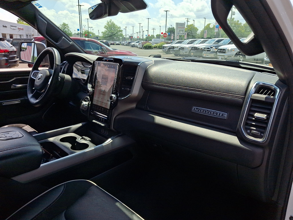 Used 2025 RAM 1500 Laramie AWD/4WD image 11
