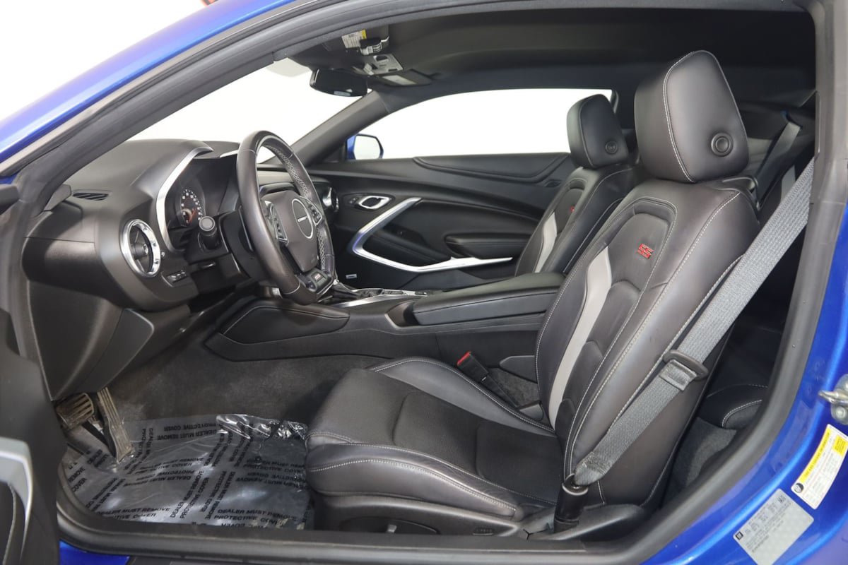 Used 2018 Chevrolet Camaro SS RWD image 12