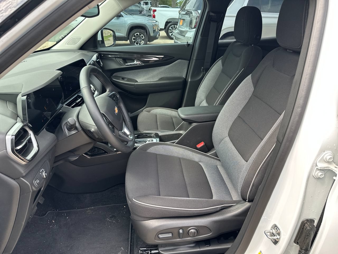 New 2026 Chevrolet TrailBlazer LT w/ Convenience Package FWD image 10