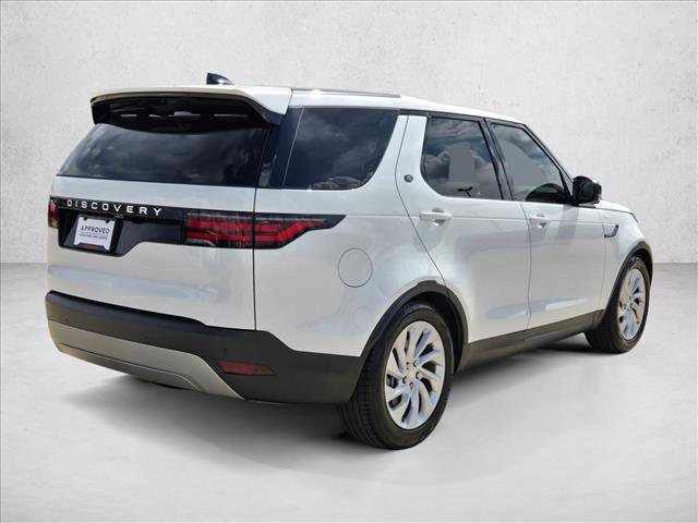 Certified 2025 Land Rover Discovery S image 5