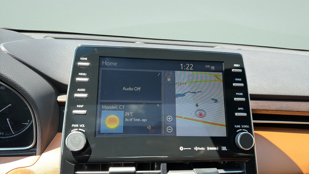 Used 2019 Toyota Avalon Limited FWD image 15