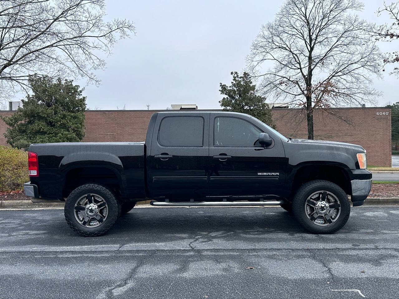 Used 2010 GMC Sierra 1500 SLE w/ Max Trailering Pack AWD/4WD image 5