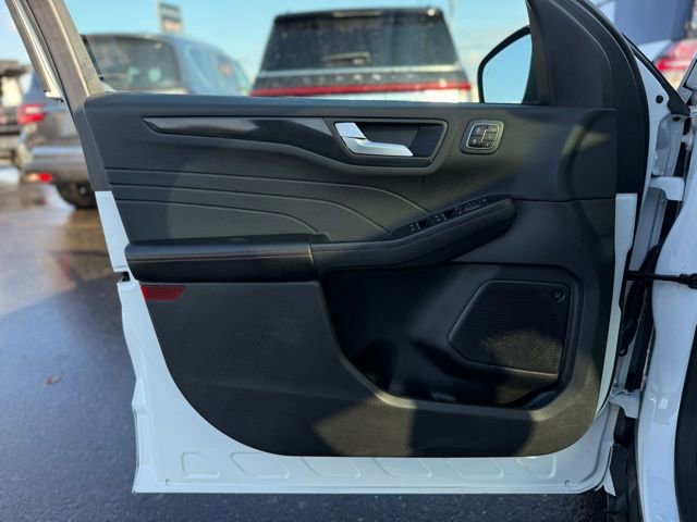 Certified 2023 Ford Escape ST-Line Select w/ Tech Pack #2 image 11