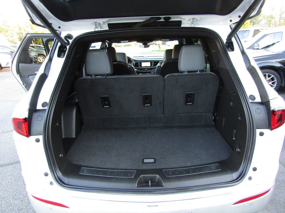 Used 2024 Buick Enclave Premium image 32