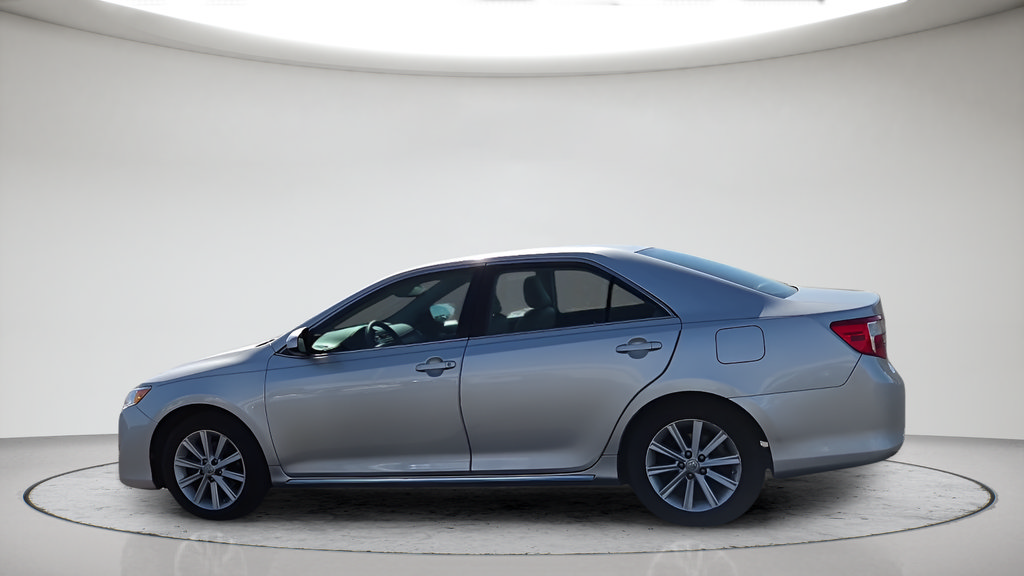 Used 2013 Toyota Camry XLE w/ Leather Pkg FWD image 8