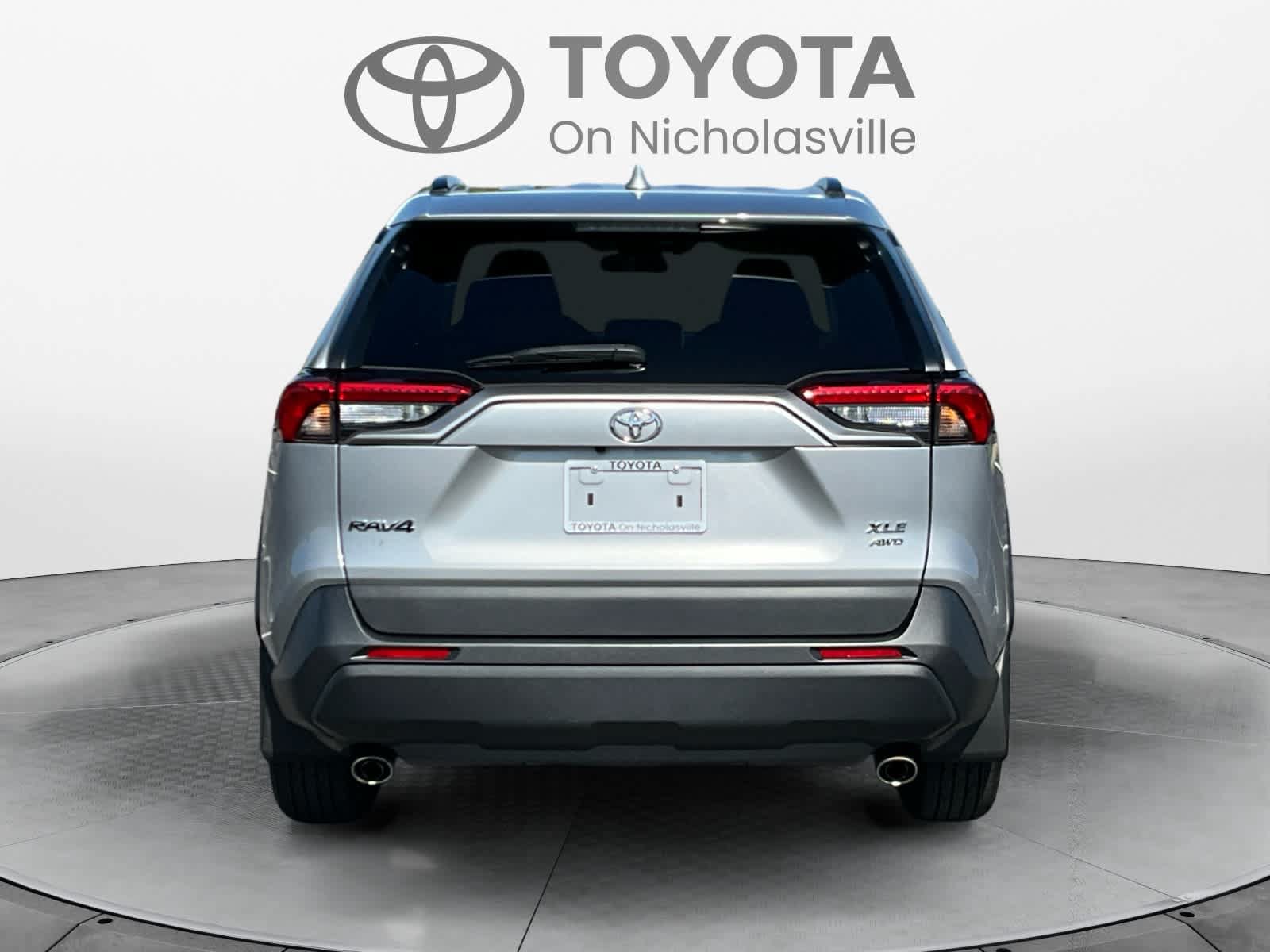 Used 2023 Toyota RAV4 XLE w/ Convenience Package AWD/4WD image 4