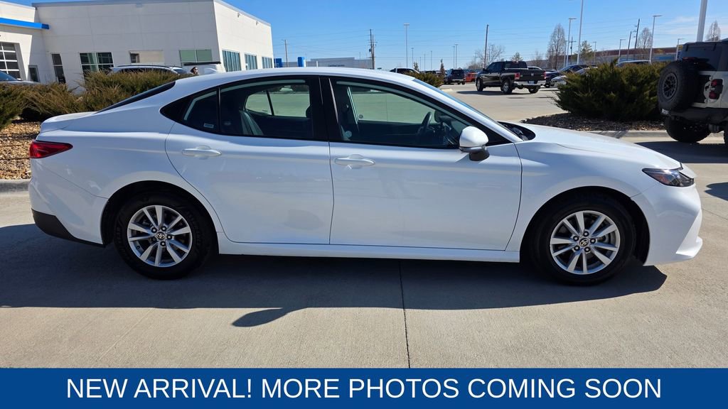 Used 2025 Toyota Camry LE image 6