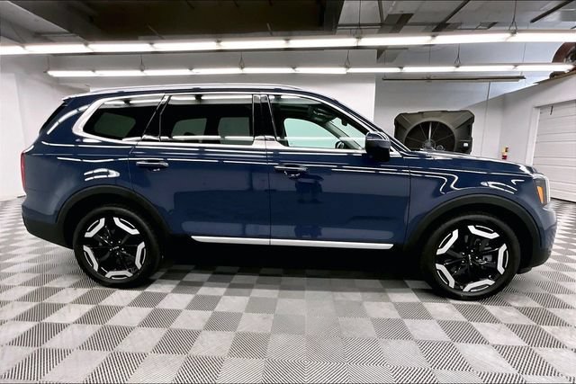 Used 2025 Kia Telluride S AWD/4WD image 14
