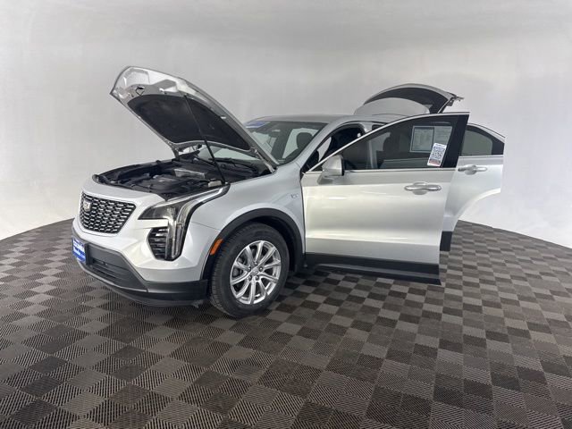 Used 2021 Cadillac XT4 Luxury w/ Driver Awareness Package image 13