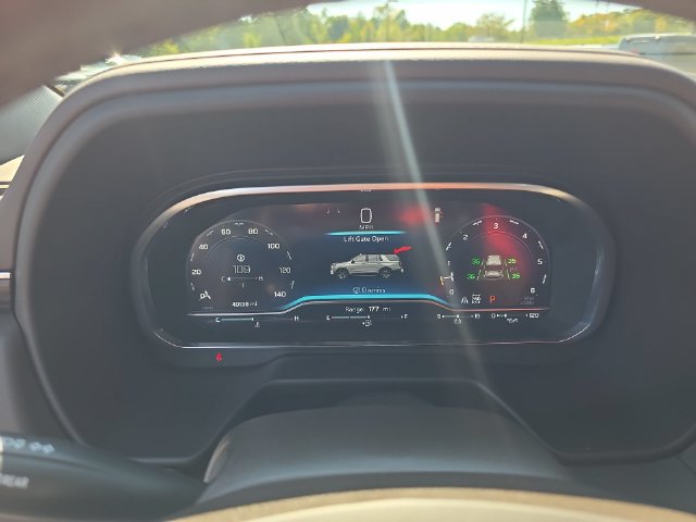 Used 2022 Chevrolet Tahoe LT w/ Luxury Package AWD/4WD image 21