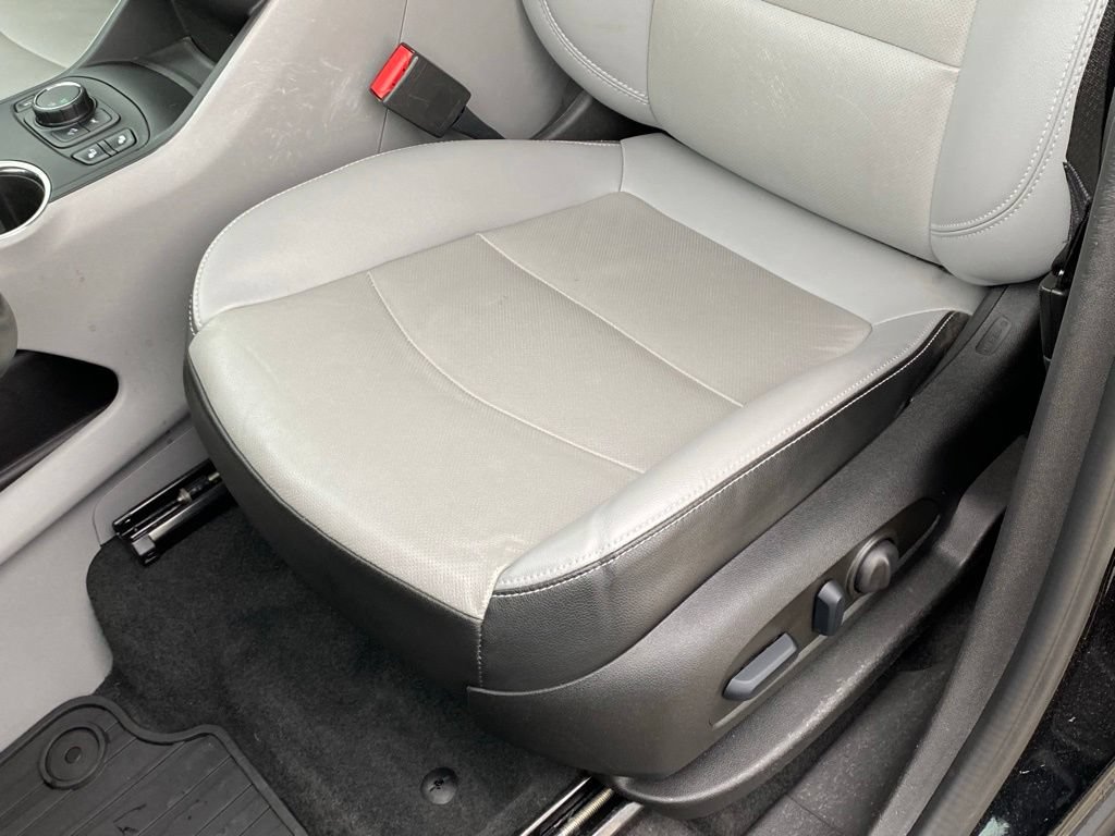 Used 2024 GMC Terrain SLT FWD image 25