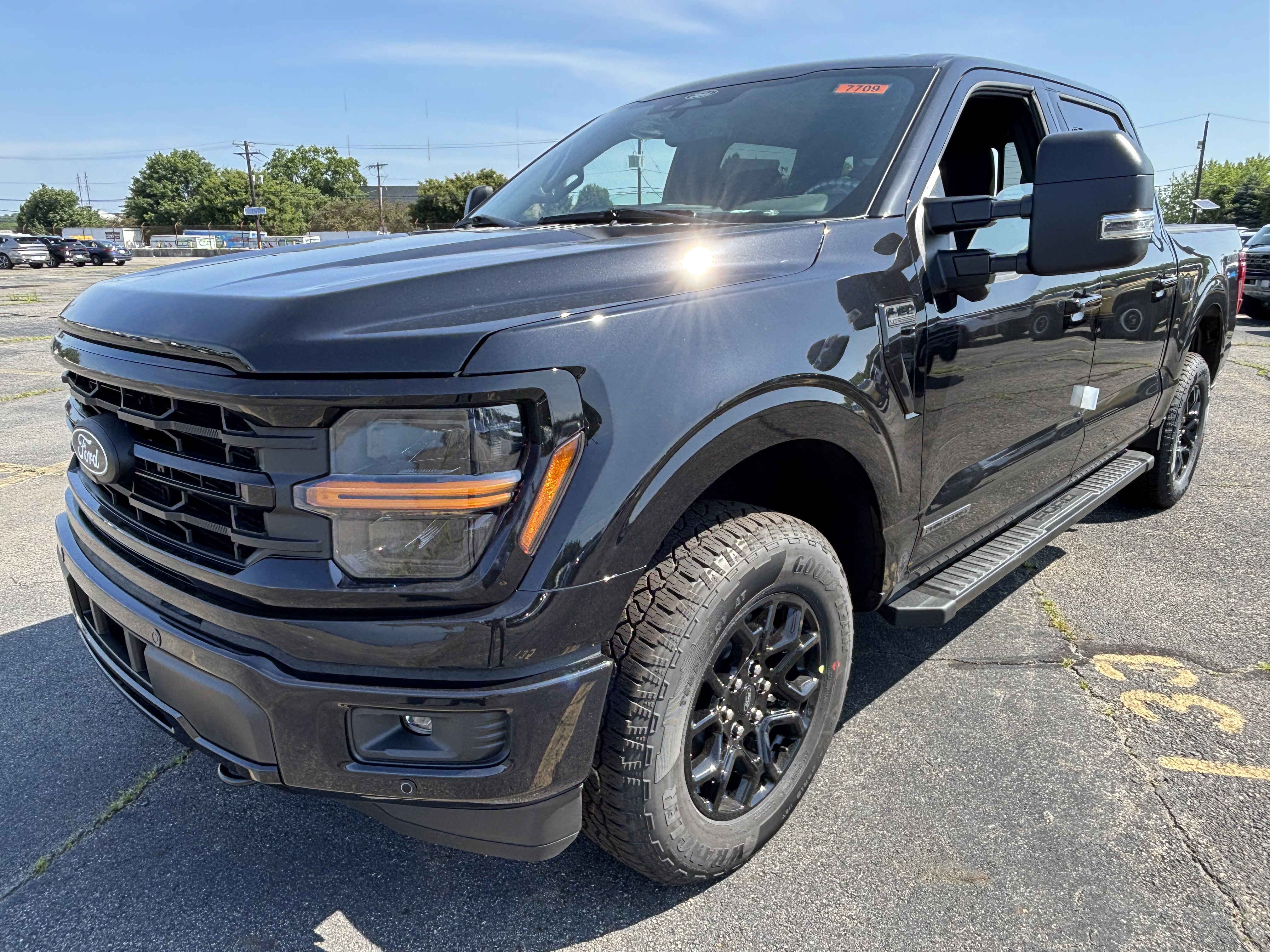 New 2025 Ford F150 XLT image 3