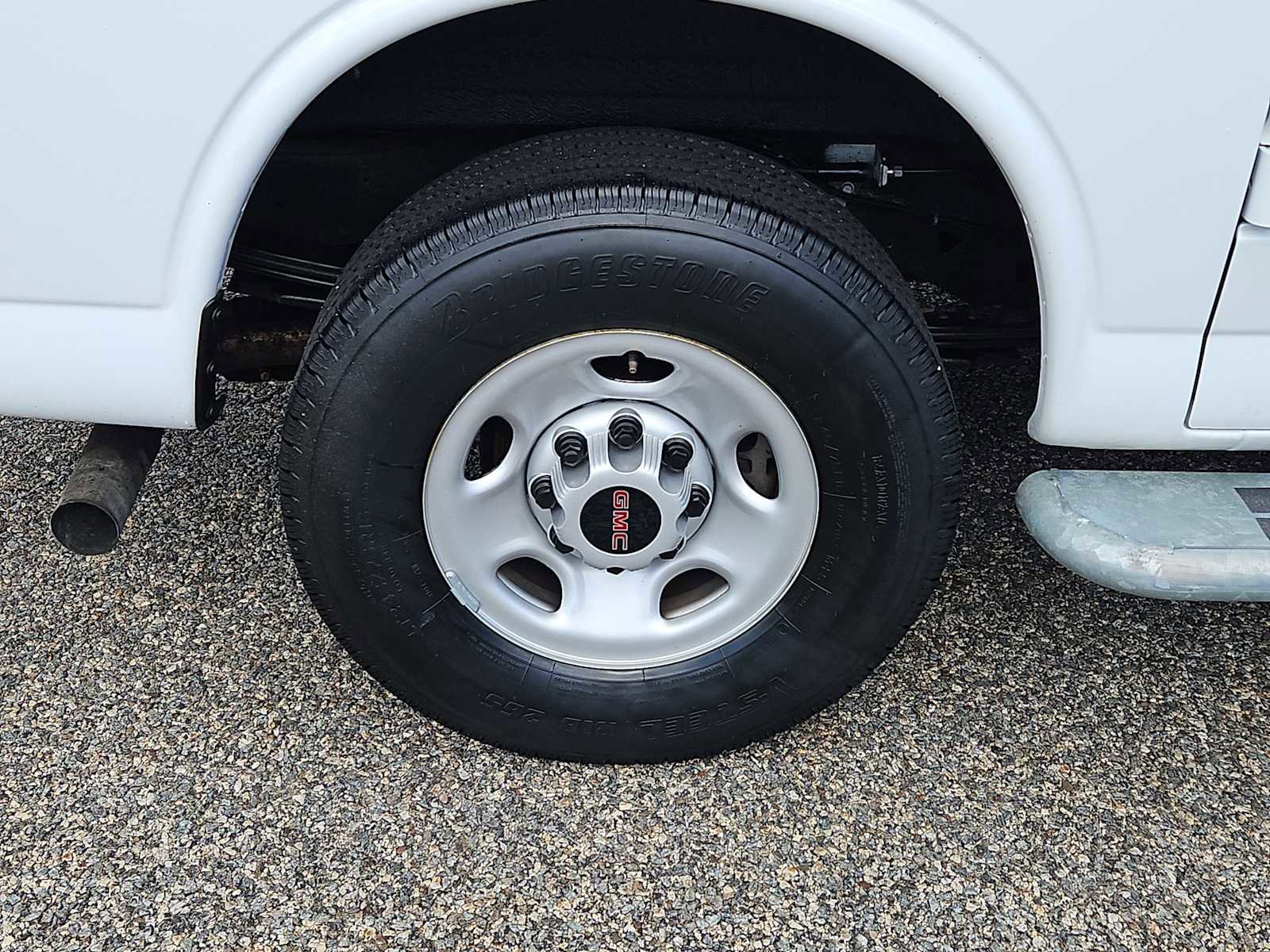 Used 2024 GMC Savana 2500 w/ Driver Convenience Package RWD image 9