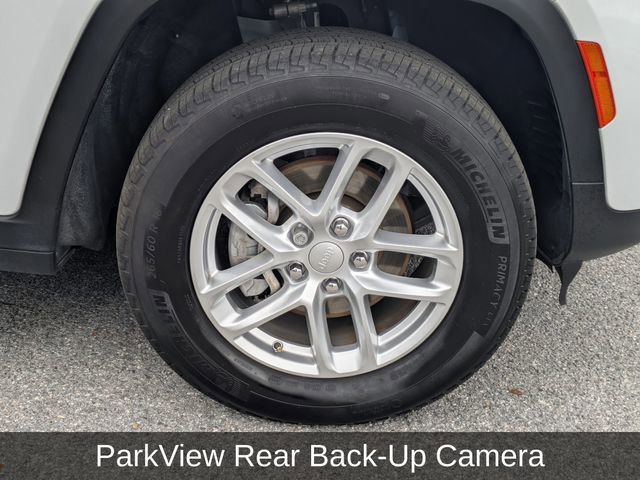 Used 2025 Jeep Grand Cherokee Laredo X image 12