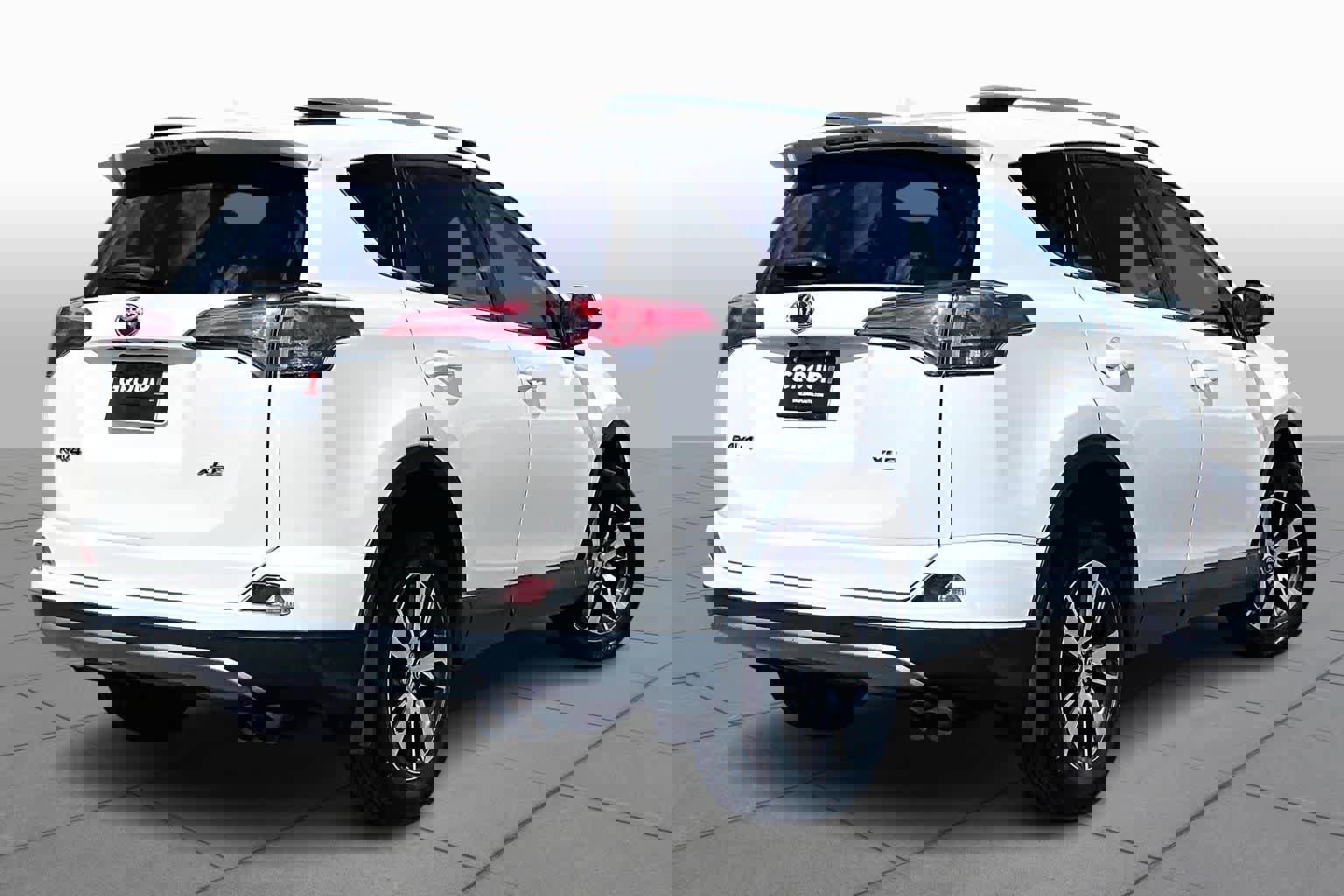 Used 2018 Toyota RAV4 XLE image 13