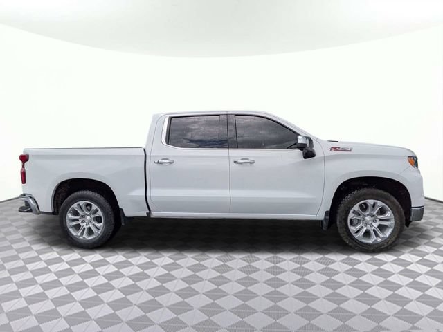 Used 2025 Chevrolet Silverado 1500 LTZ AWD/4WD image 3