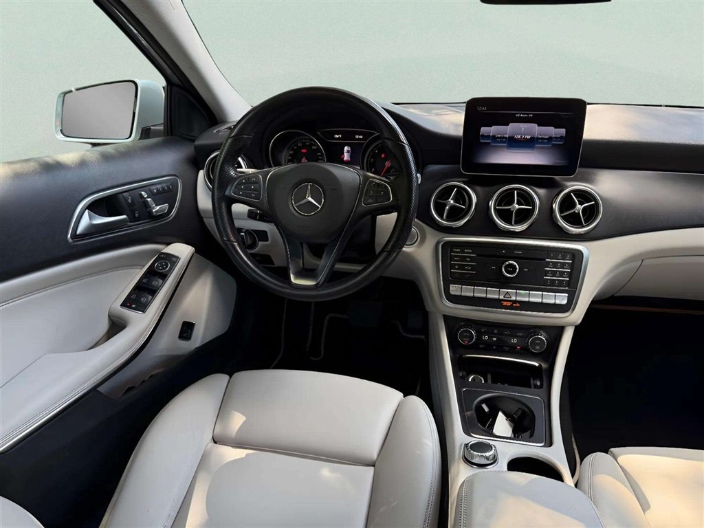 Used 2019 Mercedes-Benz GLA 250 4MATIC image 18
