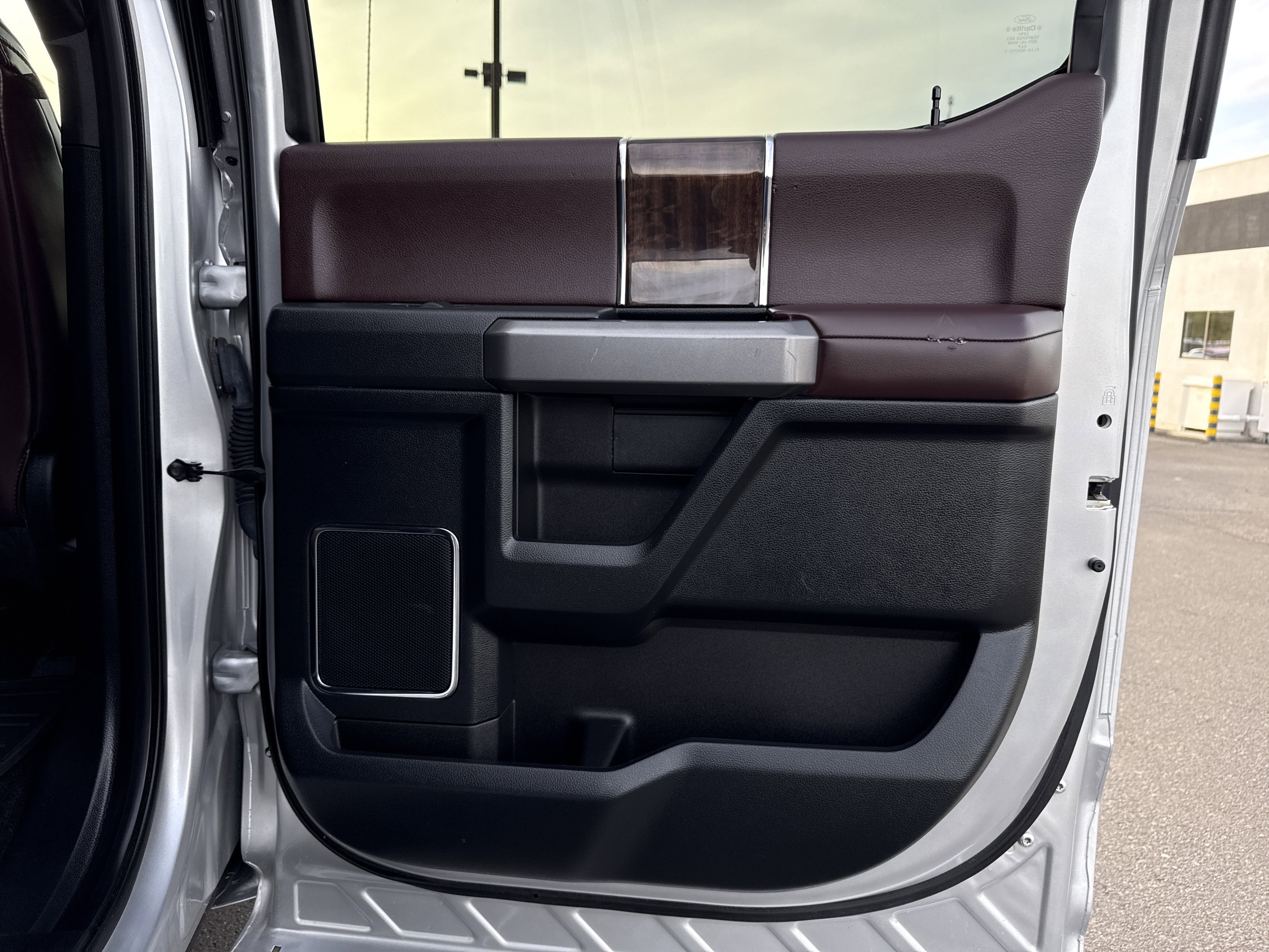 Used 2016 Ford F150 Platinum w/ Equipment Group 701A Luxury image 25