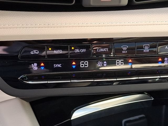 Used 2023 Buick Envision Avenir FWD image 22