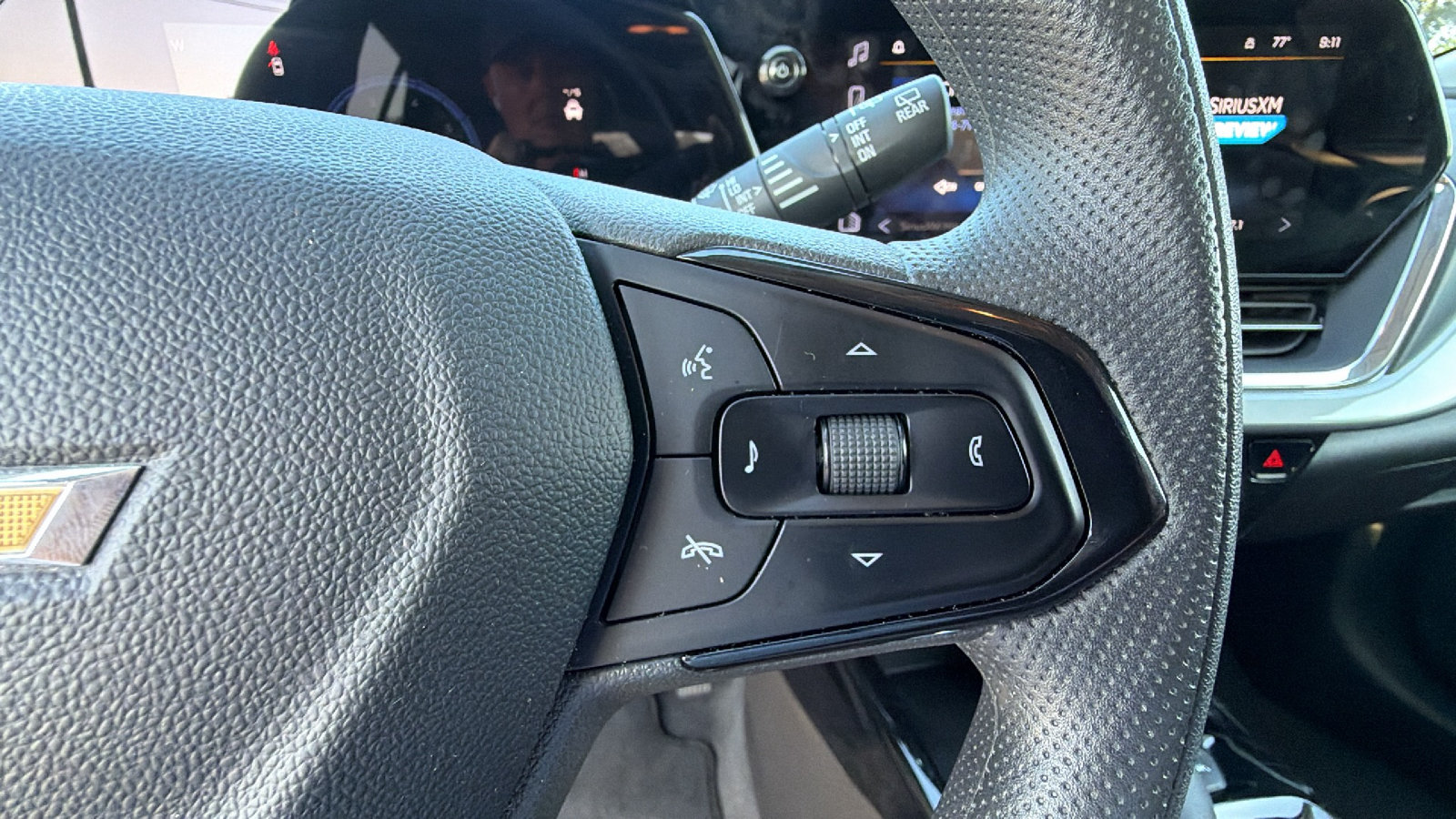 Used 2025 Chevrolet Trax LT FWD image 27