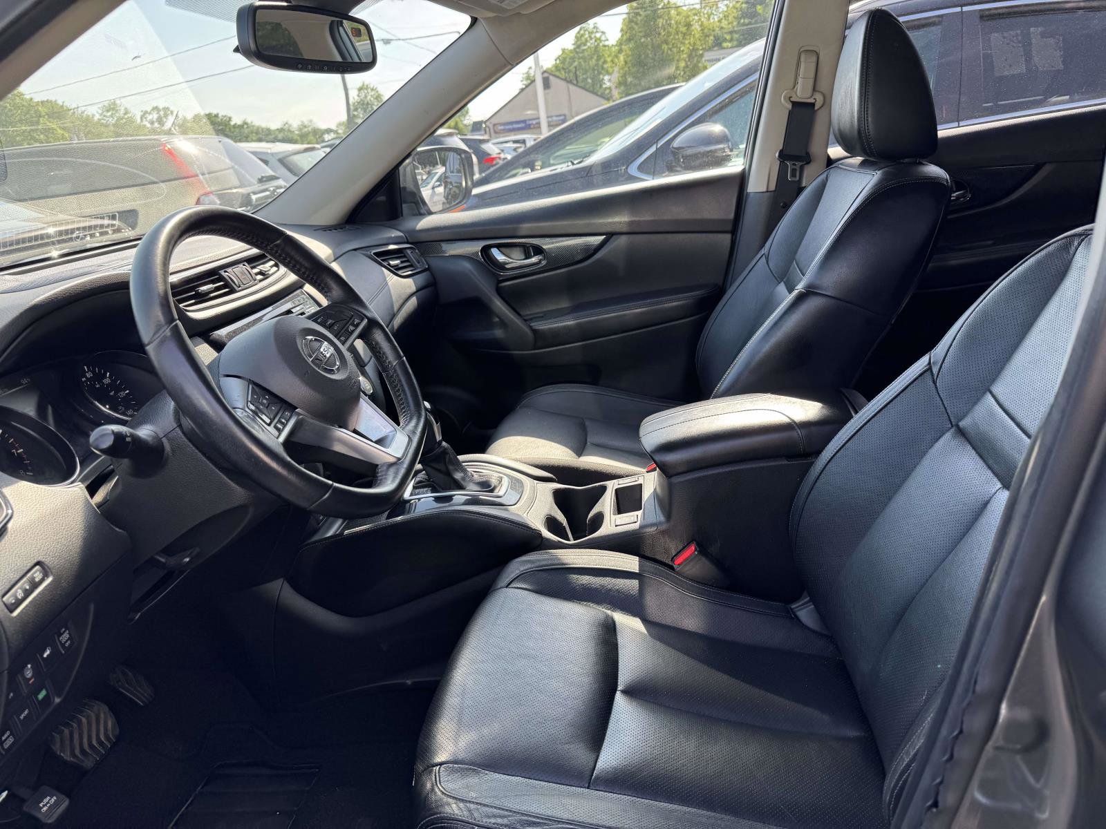 Used 2017 Nissan Rogue SL AWD/4WD image 12