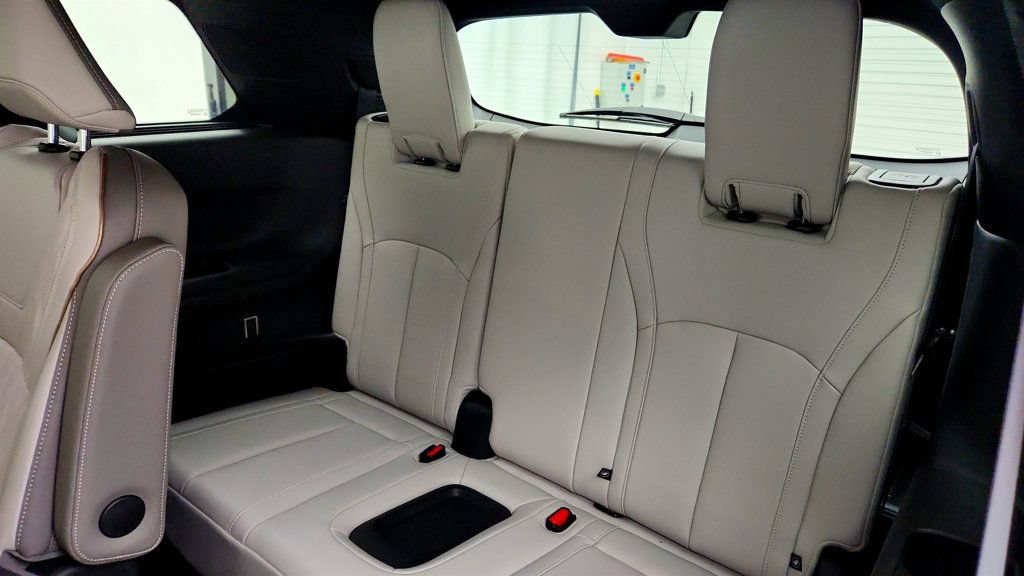 Used 2026 INFINITI QX60 Autograph w/ Dark Cargo Package AWD/4WD image 24