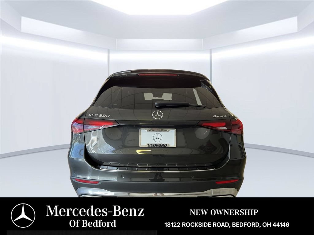 Used 2026 Mercedes-Benz GLC 300 4MATIC image 4