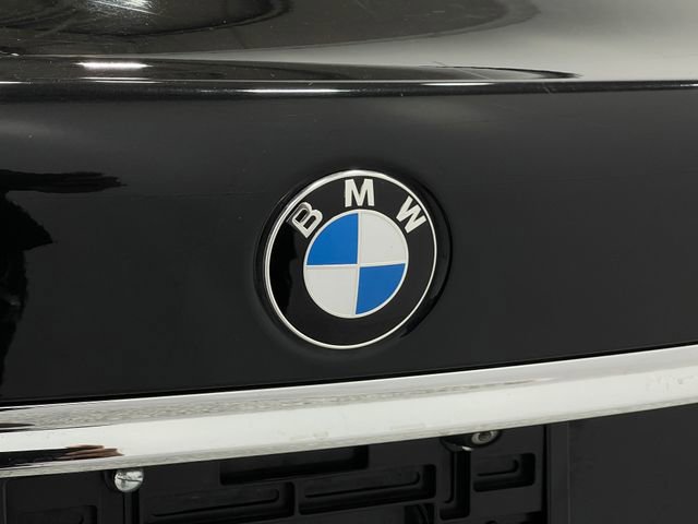Used 2018 BMW 750i w/ Executive Package image 39