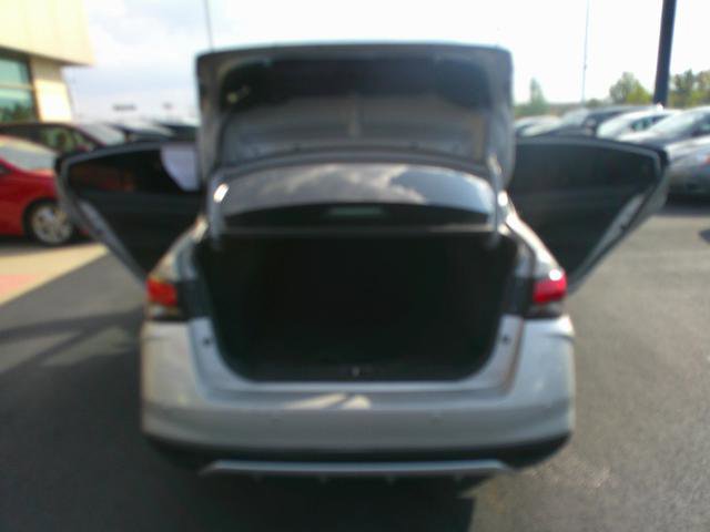 Used 2021 Nissan Versa SV image 5