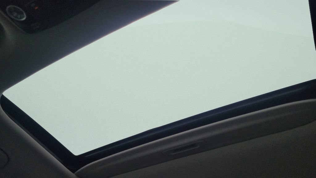 Used 2025 Kia Seltos EX w/ EX Sunroof Package FWD image 17