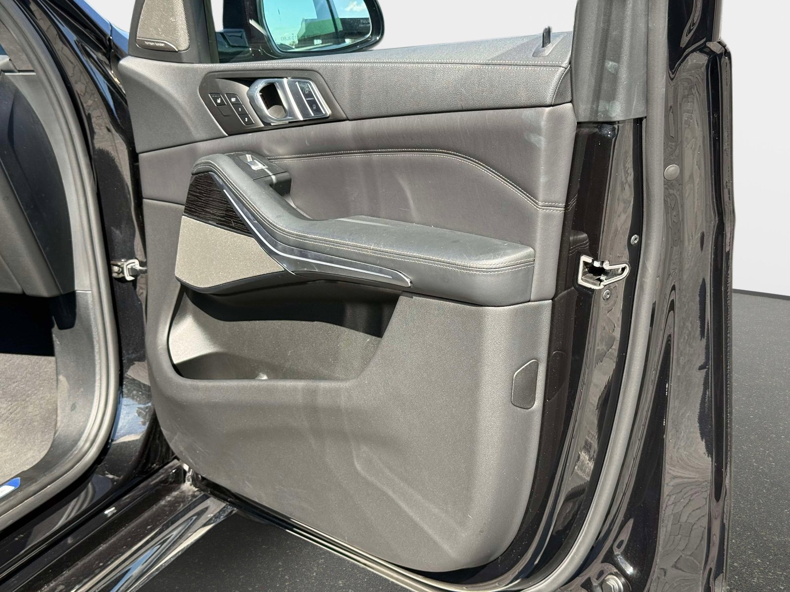 Used 2021 BMW X7 xDrive40i w/ M Sport Package image 22