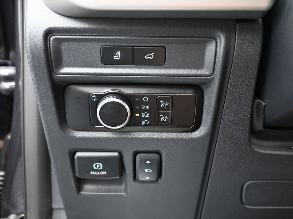 Used 2024 Ford Expedition Max XLT image 14