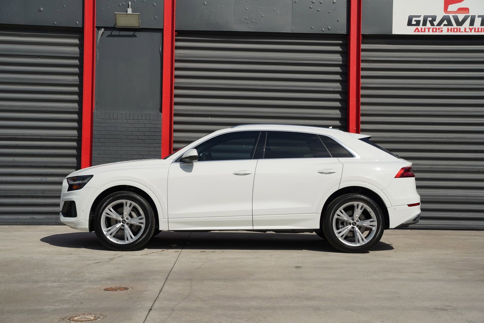 Used 2023 Audi Q8 Premium image 5