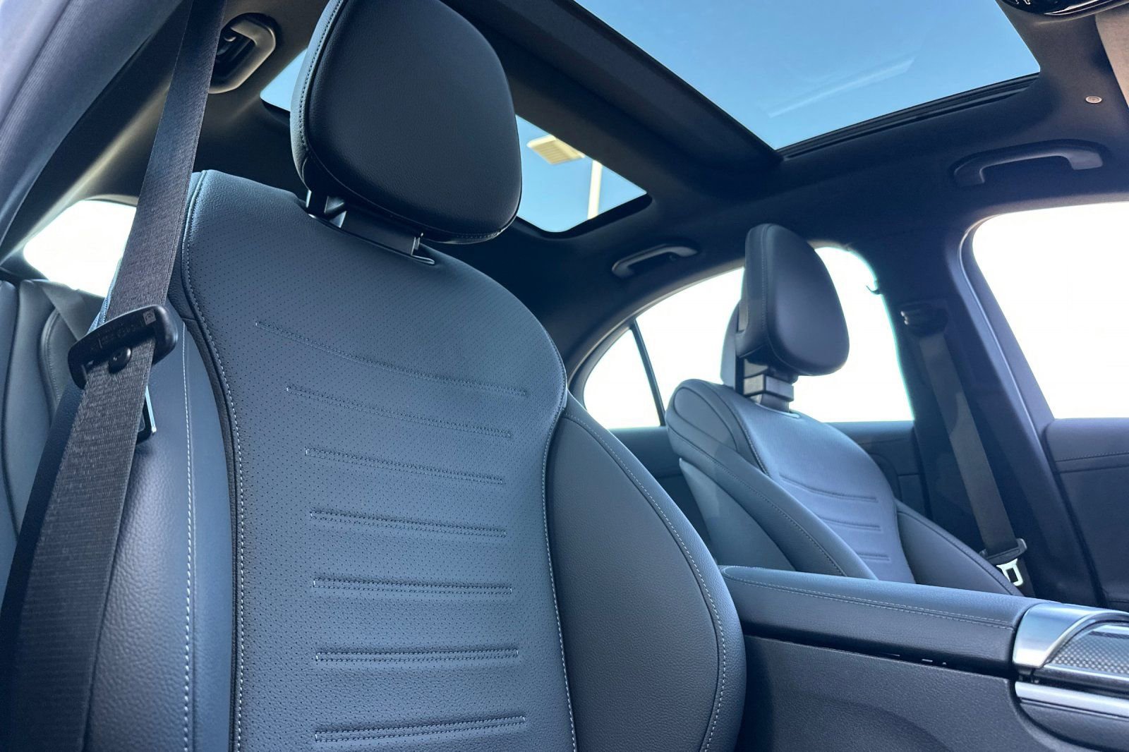 New 2025 Mercedes-Benz C 300 4MATIC Sedan image 31