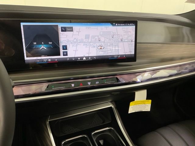 Used 2024 BMW i7 xDrive60 image 25