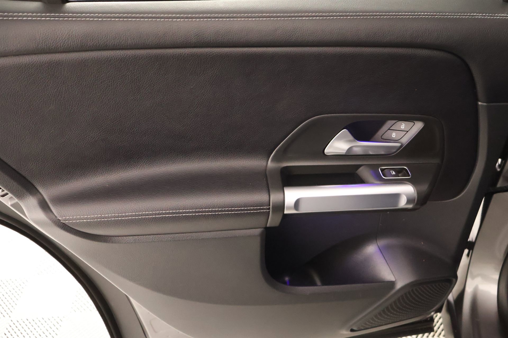 Used 2023 Mercedes-Benz GLB 250 image 16