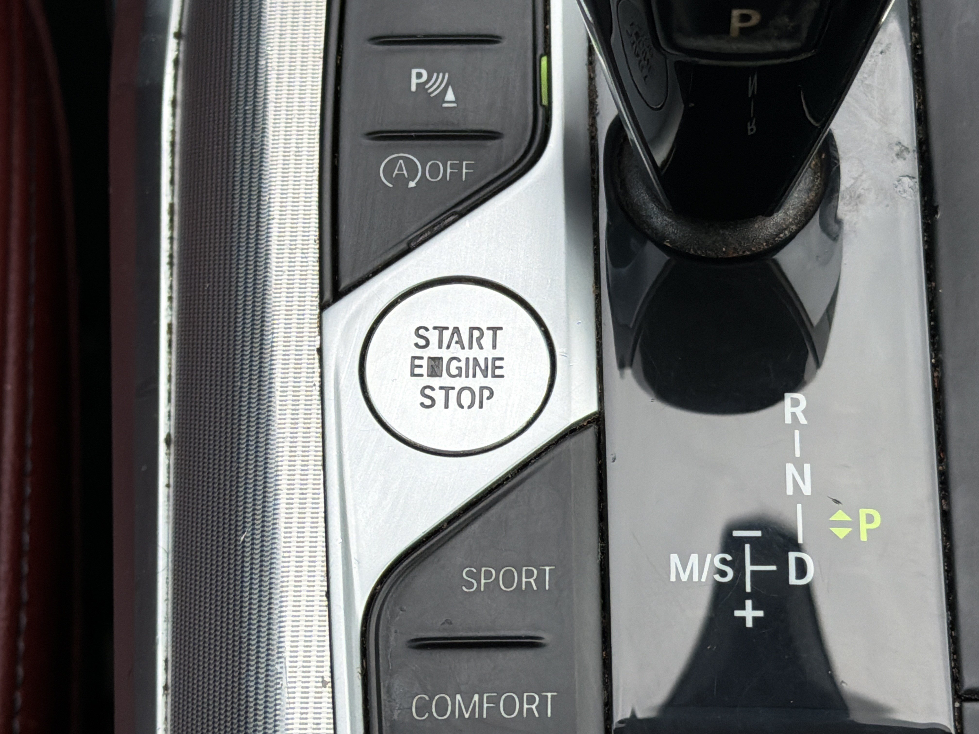 Certified 2022 BMW 330i Sedan w/ M Sport Package RWD image 10