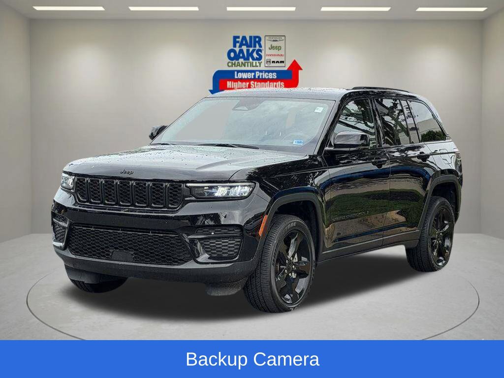 Certified 2025 Jeep Grand Cherokee Altitude AWD/4WD image 3
