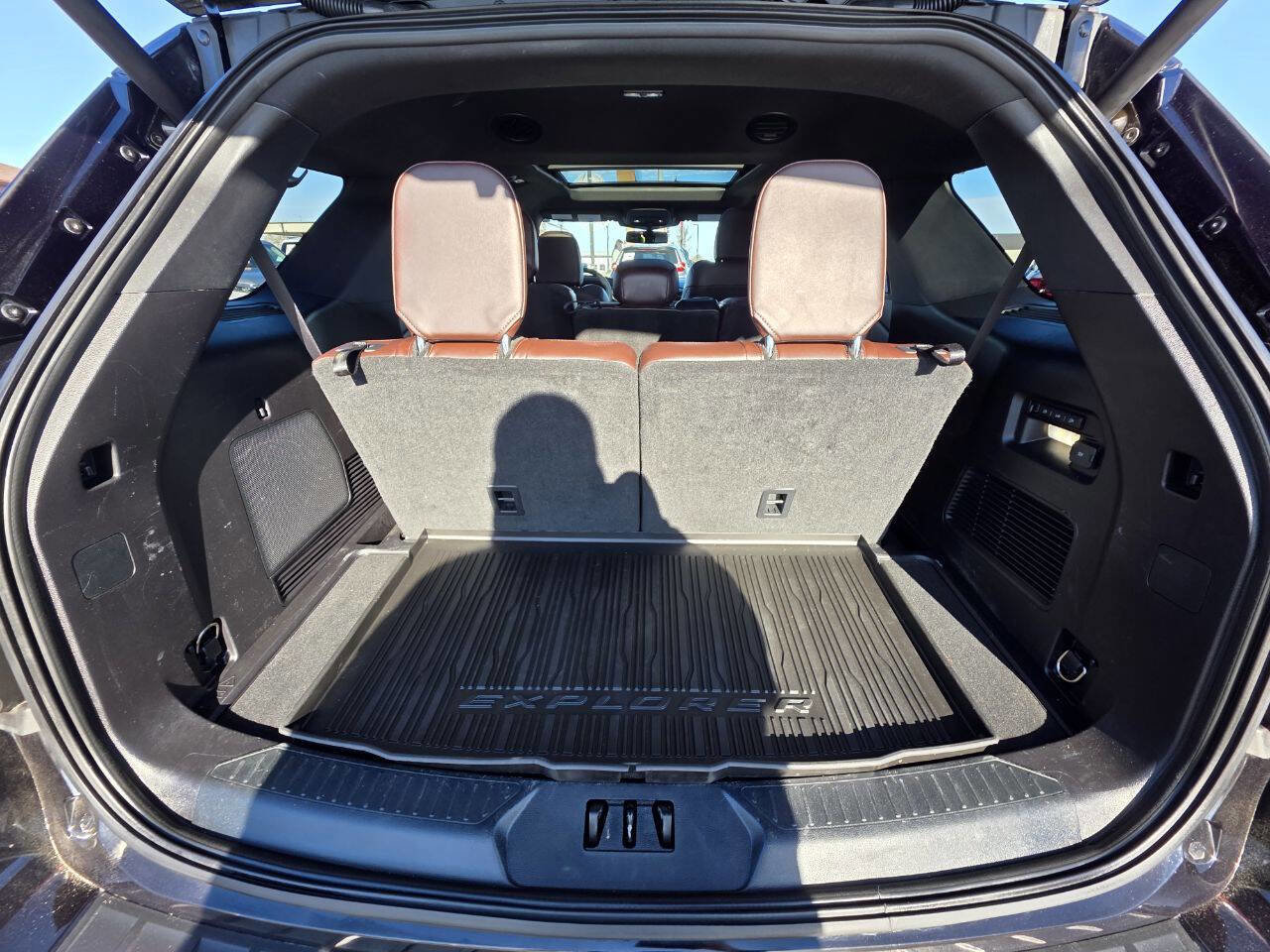 Used 2021 Ford Explorer Platinum image 32