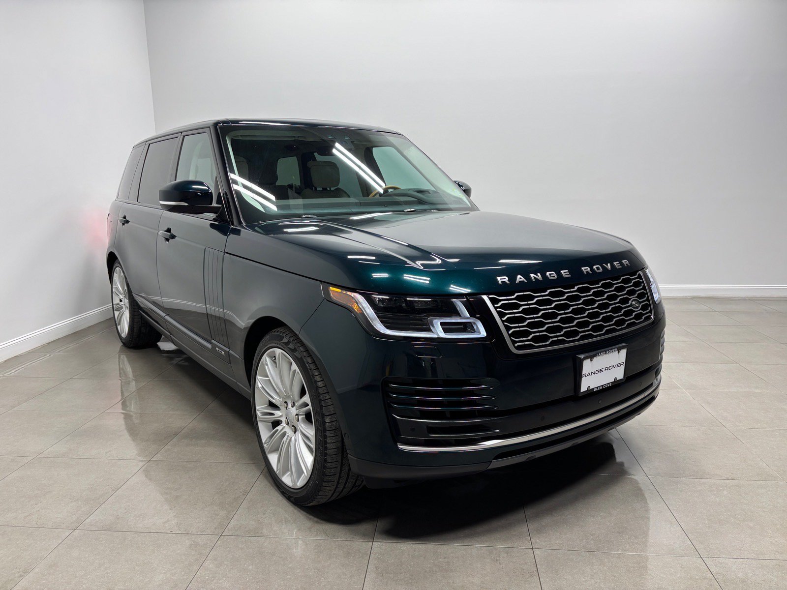 Used 2020 Land Rover Range Rover Long Wheelbase HSE AWD/4WD image 4